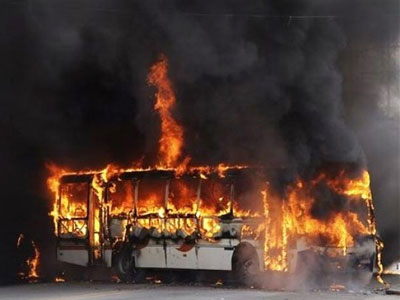 Πυρπολήθηκαν πέντε λεωφορεία στο Ριο